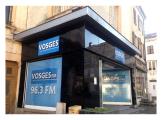 images/galerie-enseignes/photo_enseigne_et_vitrine_Vosges_Fm_enseigne.jpg